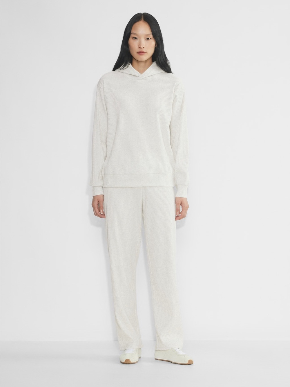 XL Aritzia The Group by Babaton Secluded Hoodie Classic plush ribbed birch